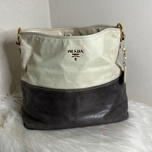 💯Authentic Prada Tote Handbag🍀 - Picture 6 of 16